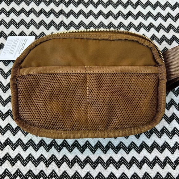 NWT Burnt Caramel Sherpa Fleece Everywhere Belt Bag lululemon - Picture 8 of 10